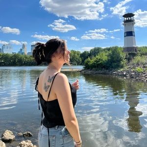 Meet your Posher, Rena